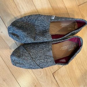 Toms Classic Karsen Slip On Flats Black/Gray Size 8